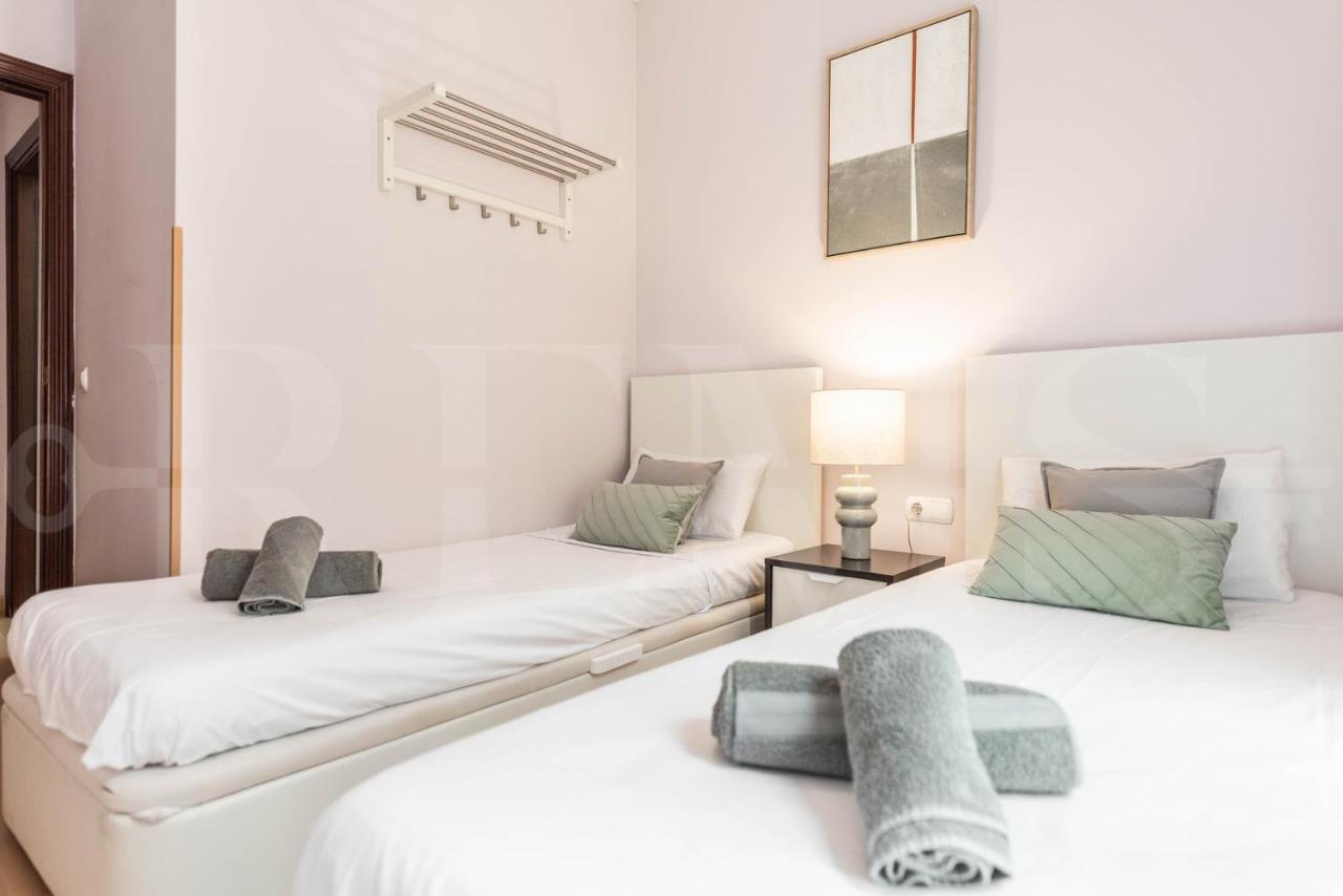Inviting Apartment In The Heart Of Malaga By Rems Ngoại thất bức ảnh