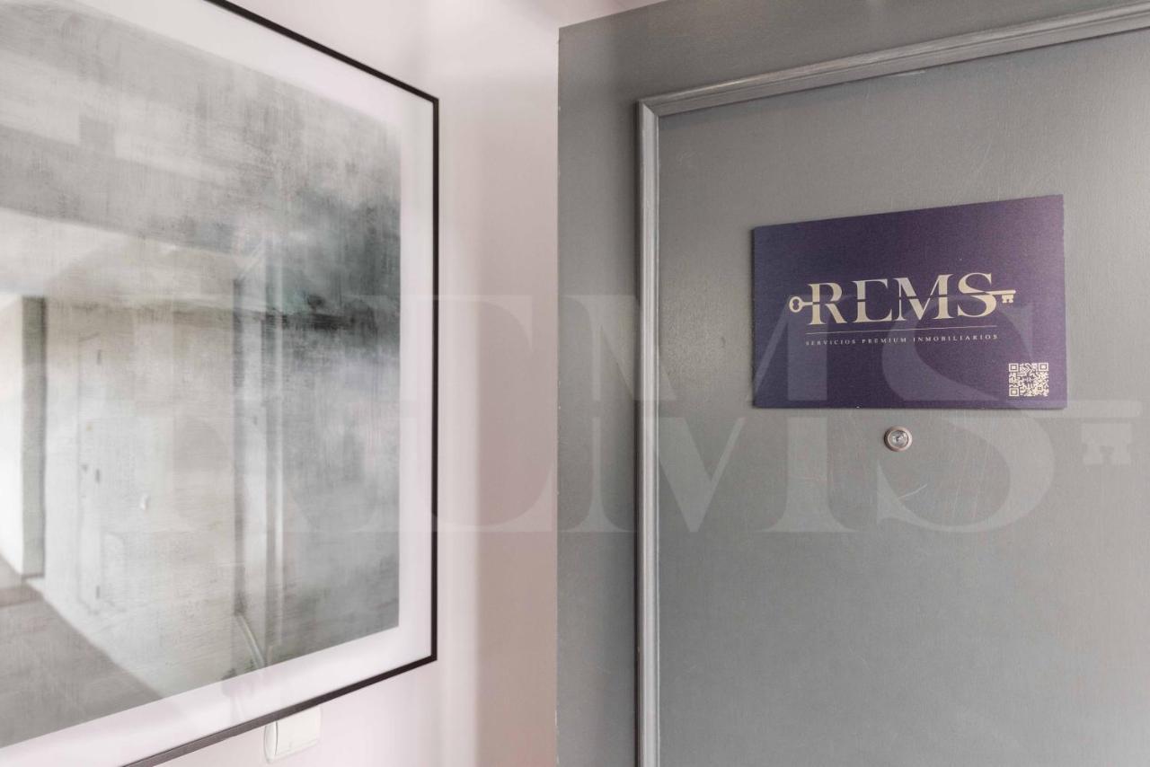 Inviting Apartment In The Heart Of Malaga By Rems Ngoại thất bức ảnh